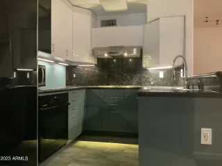 Photo #2: 6659606 Listing 