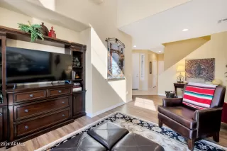 Photo #5: 6659821 Listing