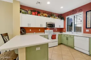 Photo #6: 6659821 Listing