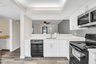 Photo #4: 6659935 Listing