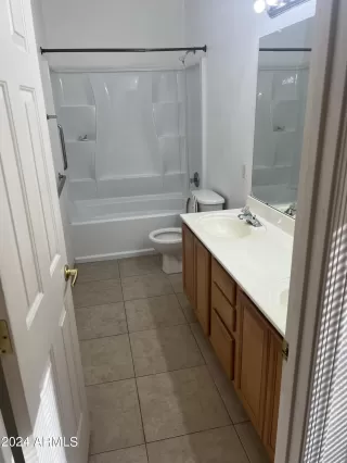 Photo #2: 6660237 Listing 