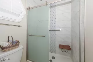 Photo #5: 6660819 Listing 