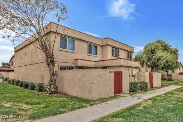 MLS: 6660890 Condo For Sale