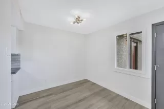 Photo #6: 6660890 Listing