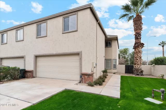 MLS: 6661258 Condo For Sale