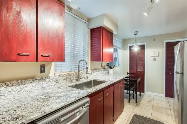 MLS: 6661278 Condo For Sale