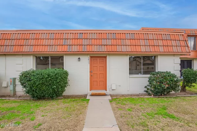 MLS: 6661423 Condo For Sale