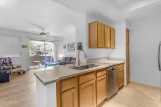 Photo #6: 6661537 Listing