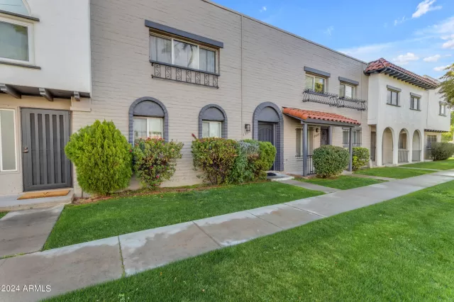 MLS: 6661599 Condo For Sale