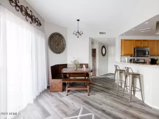 Photo #4: 6661606 Listing