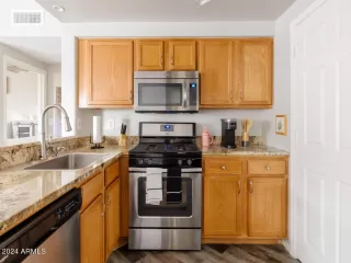 Photo #6: 6661606 Listing