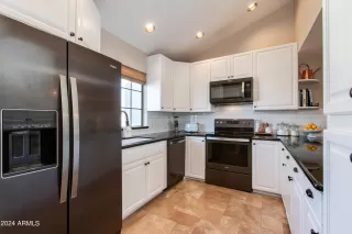 Photo #3: 6661699 Listing