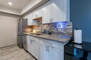 Photo #5: 6661822 Listing