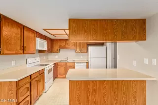 Photo #6: 6661891 Listing