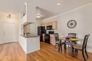 Photo #5: 6661972 Listing 