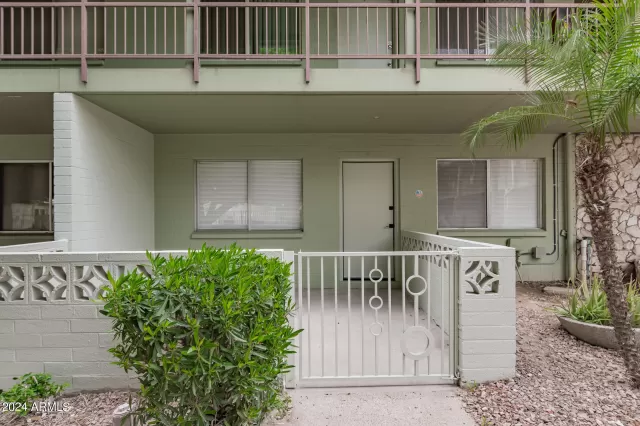 MLS: 6662000 Condo For Sale