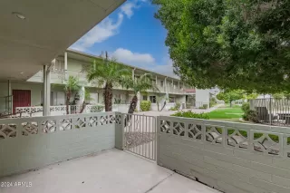 Photo #3: 6662000 Listing 