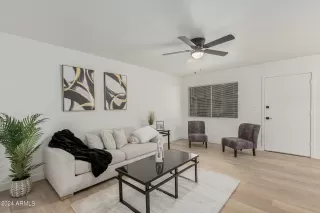 Photo #4: 6662000 Listing 