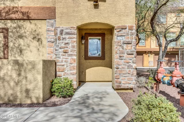 MLS: 6662080 Condo For Sale