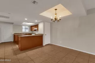 Photo #5: 6662287 Listing 