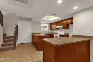 Photo #6: 6662287 Listing 