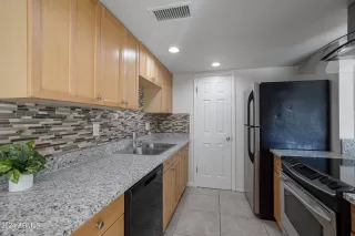 Photo #6: 6662395 Listing 