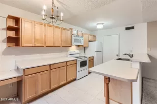 Photo #3: 6662403 Listing