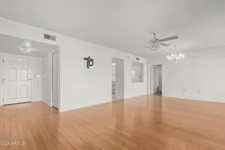 Photo #5: 6662411 Listing