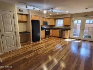 Photo #6: 6662529 Listing