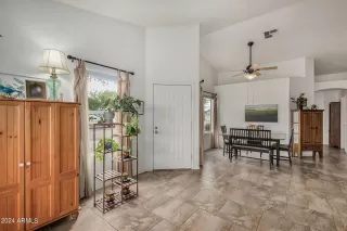 Photo #6: 6662581 Listing