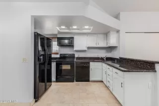 Photo #6: 6662584 Listing