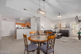 Photo #3: 6662646 Listing