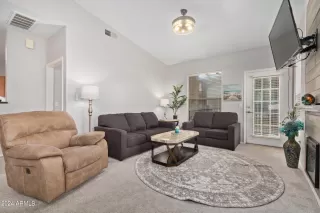 Photo #4: 6662646 Listing