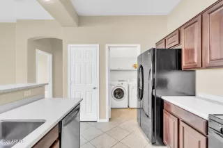 Photo #5: 6662720 Listing