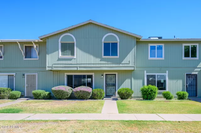 MLS: 6662722 Condo For Sale