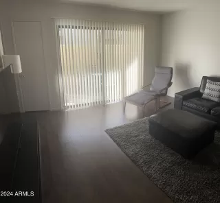 Photo #5: 6662724 Listing