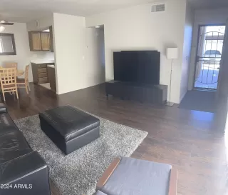 Photo #6: 6662724 Listing