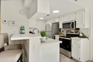 Photo #6: 6662784 Listing