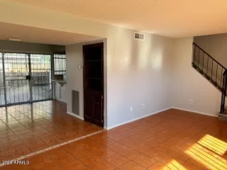 Photo #6: 6662794 Listing 