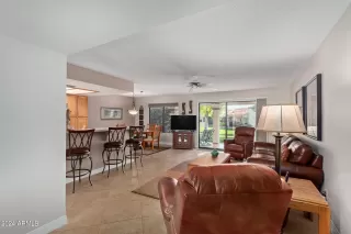 Photo #6: 6662812 Listing