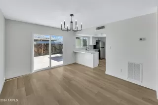 Photo #5: 6662854 Listing 