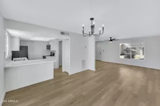 Photo #6: 6662854 Listing 