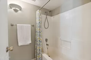 Photo #5: 6662900 Listing 