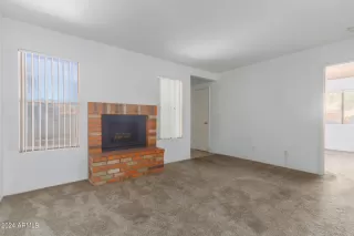 Photo #5: 6662903 Listing