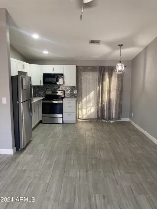 Photo #5: 6663031 Listing