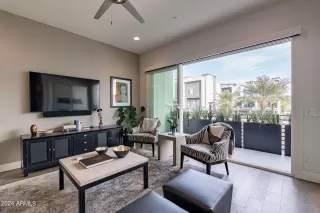 Photo #2: 6663066 Listing 