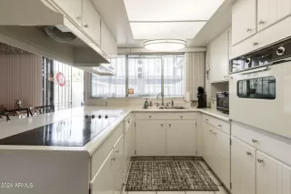 Photo #4: 6663102 Listing 