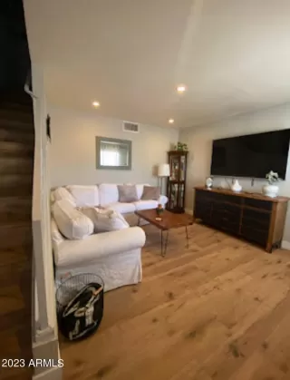 Photo #2: 6663121 Listing 