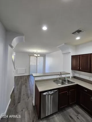 Photo #4: 6663191 Listing