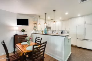 Photo #2: 6663353 Listing 